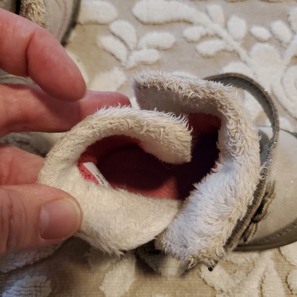 Stride Rite Surprize velcro boots with faux fur around top - Picture 5 of 6